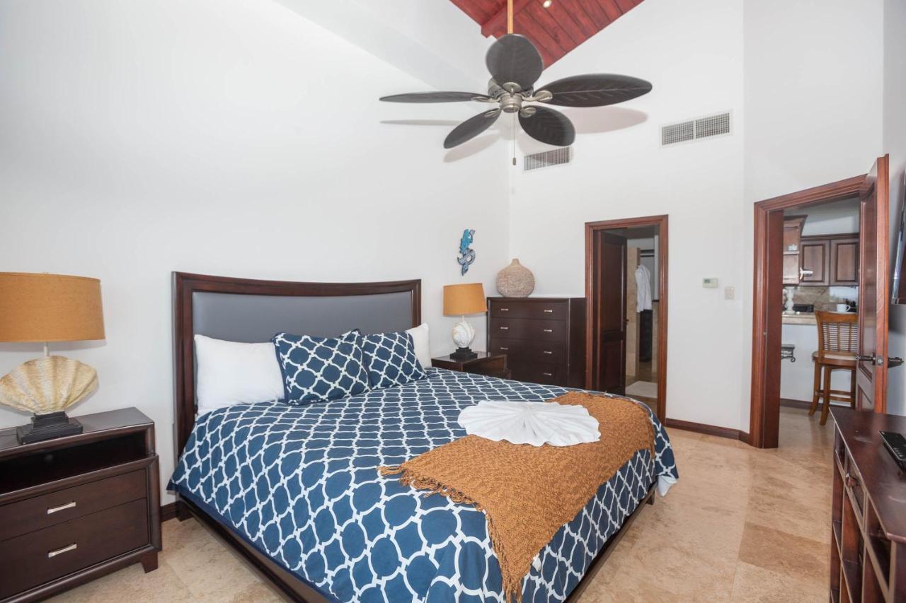 Pristine Bay Villa 1304 With Large Pool - 3 Bedroom Condo French Harbour 外观 照片