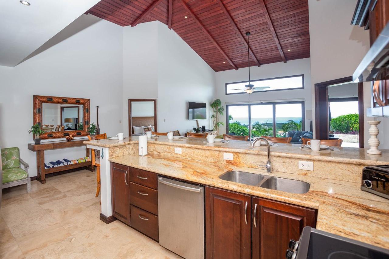 Pristine Bay Villa 1304 With Large Pool - 3 Bedroom Condo French Harbour 外观 照片