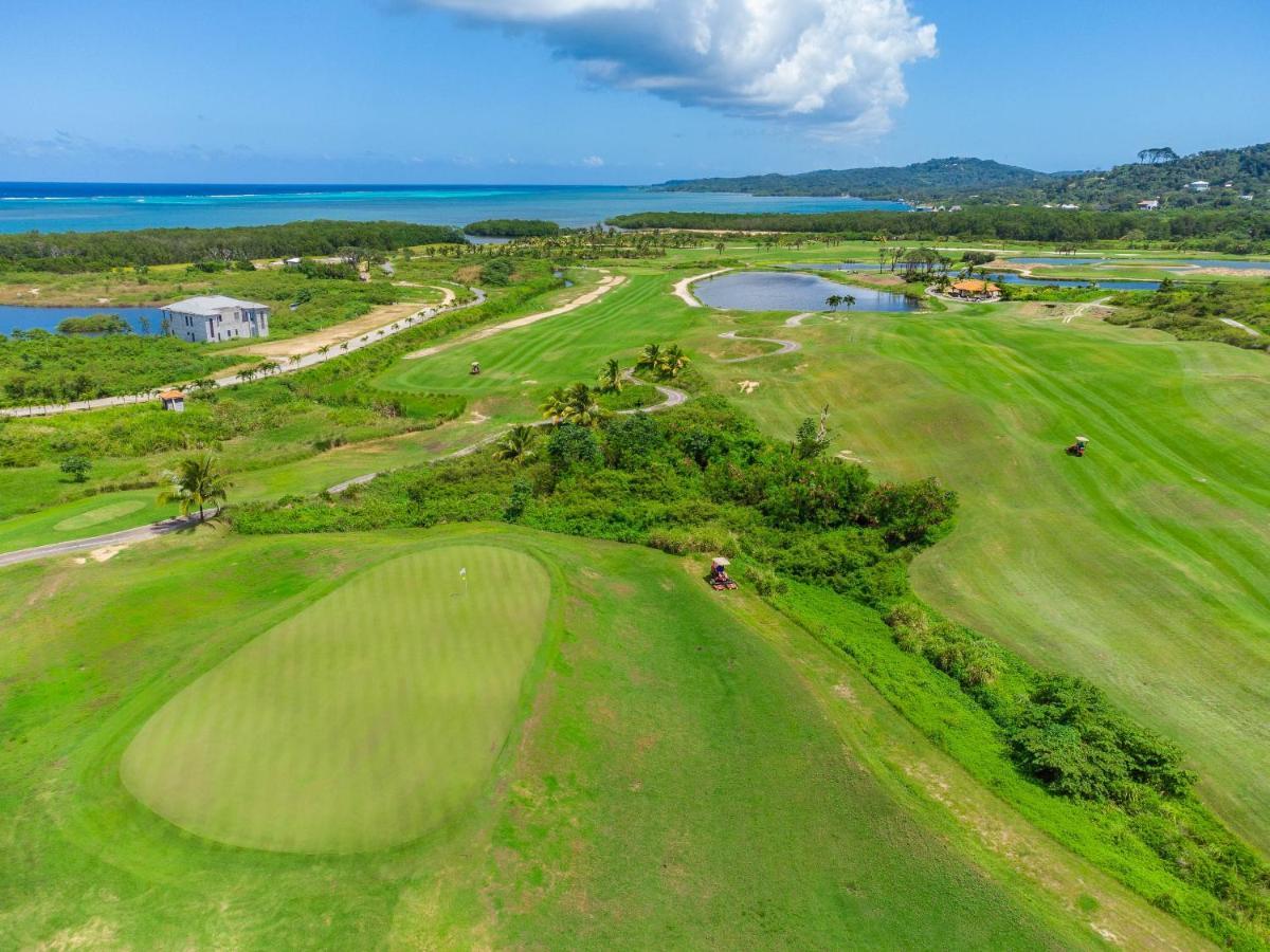 Pristine Bay Villa 1304 With Large Pool - 3 Bedroom Condo French Harbour 外观 照片