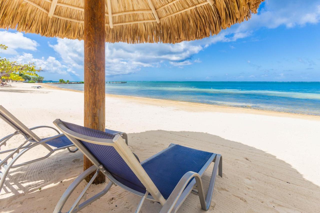 Pristine Bay Villa 1304 With Large Pool - 3 Bedroom Condo French Harbour 外观 照片