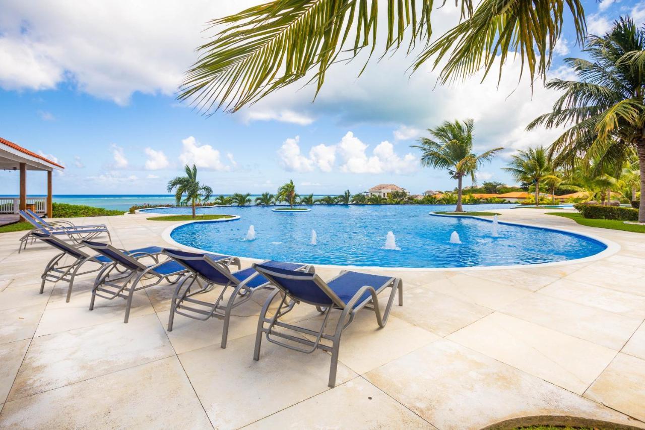 Pristine Bay Villa 1304 With Large Pool - 3 Bedroom Condo French Harbour 外观 照片